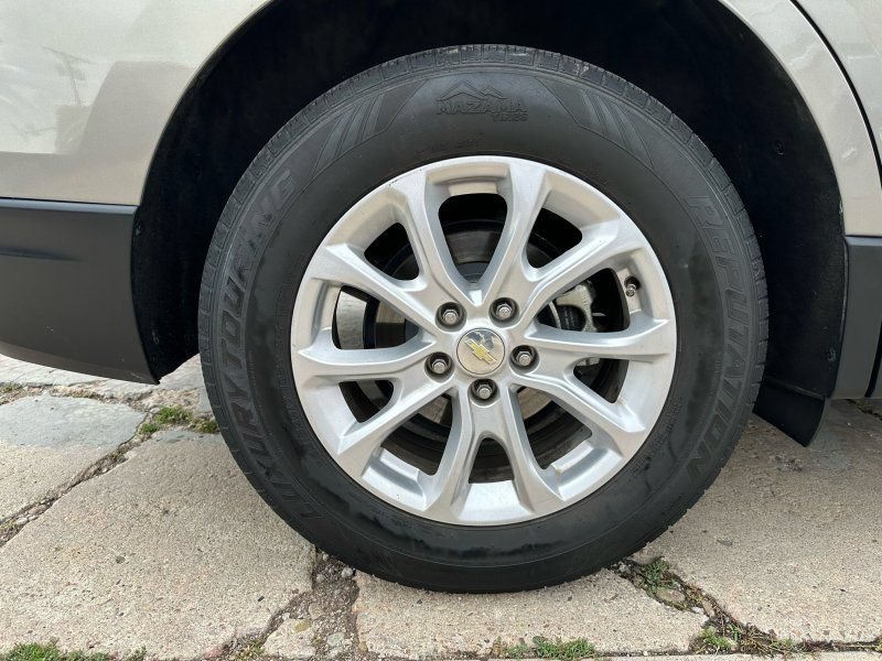 Used 2018 Chevrolet Equinox LT FWD image 9