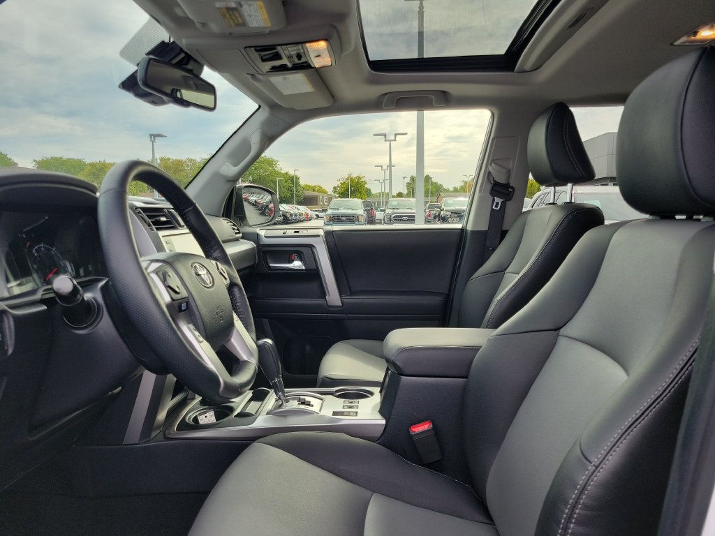 Used 2024 Toyota 4Runner SR5 Premium w/ Moonroof Package AWD/4WD image 18