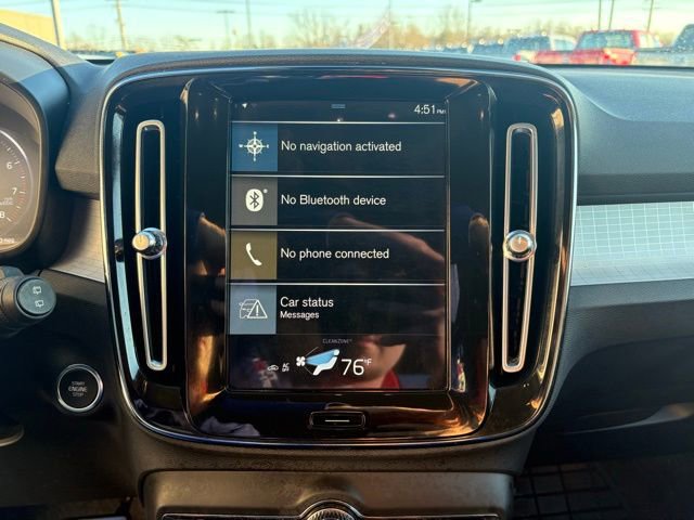 Used 2021 Volvo XC40 T4 Momentum w/ Protection Package Premier image 14