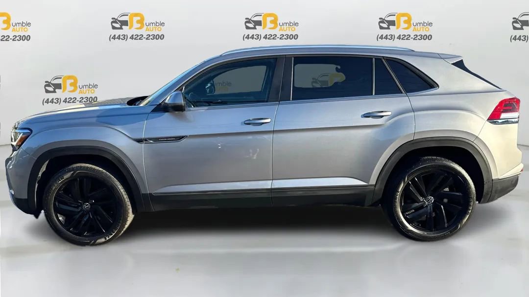 Used 2023 Volkswagen Atlas Cross Sport SE w/ Black Wheel Package image 8