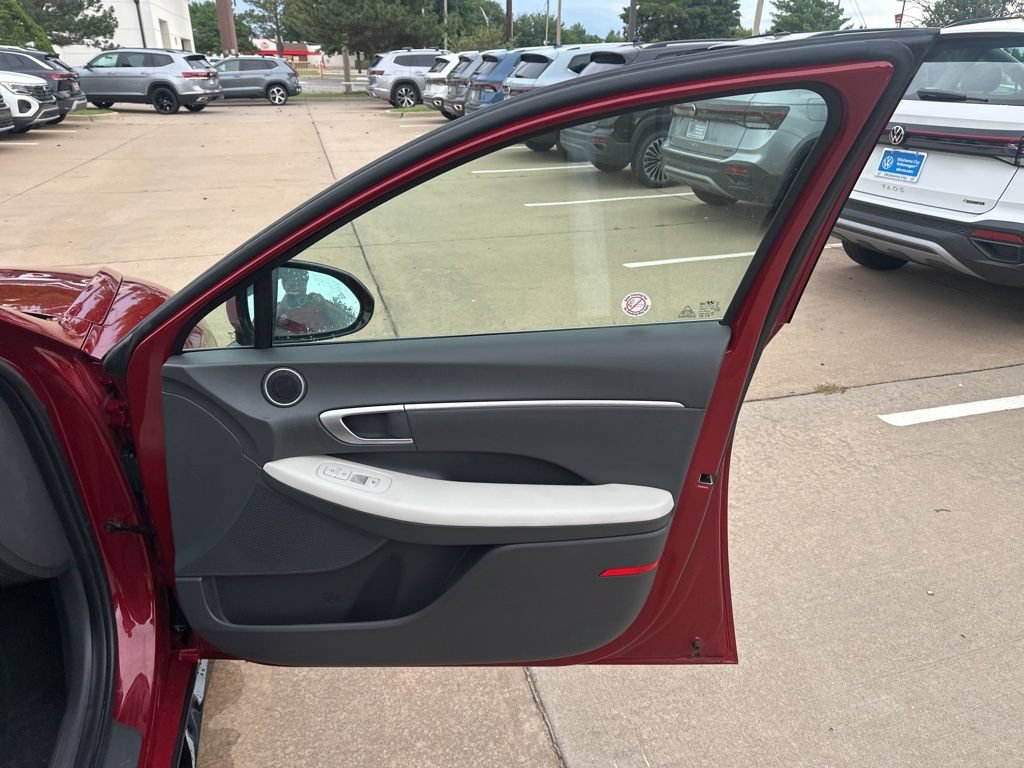 Used 2025 Hyundai Sonata SEL FWD image 21