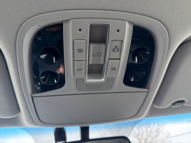 Used 2017 Kia Cadenza Premium w/ Luxury Package image 40