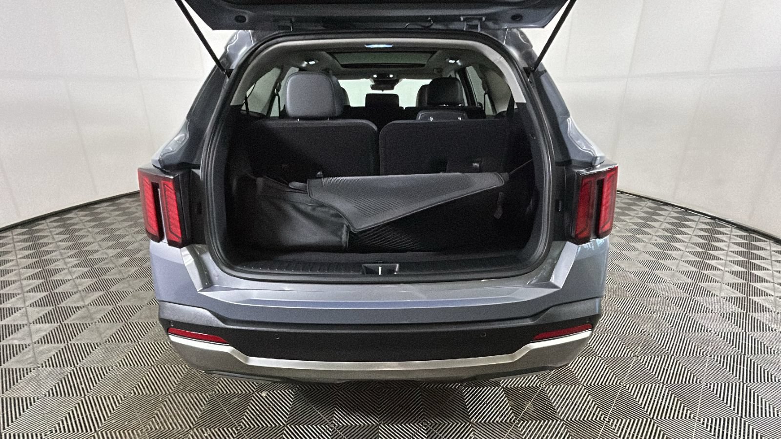 Used 2025 Kia Sorento S w/ Panoramic Sunroof Package FWD image 28