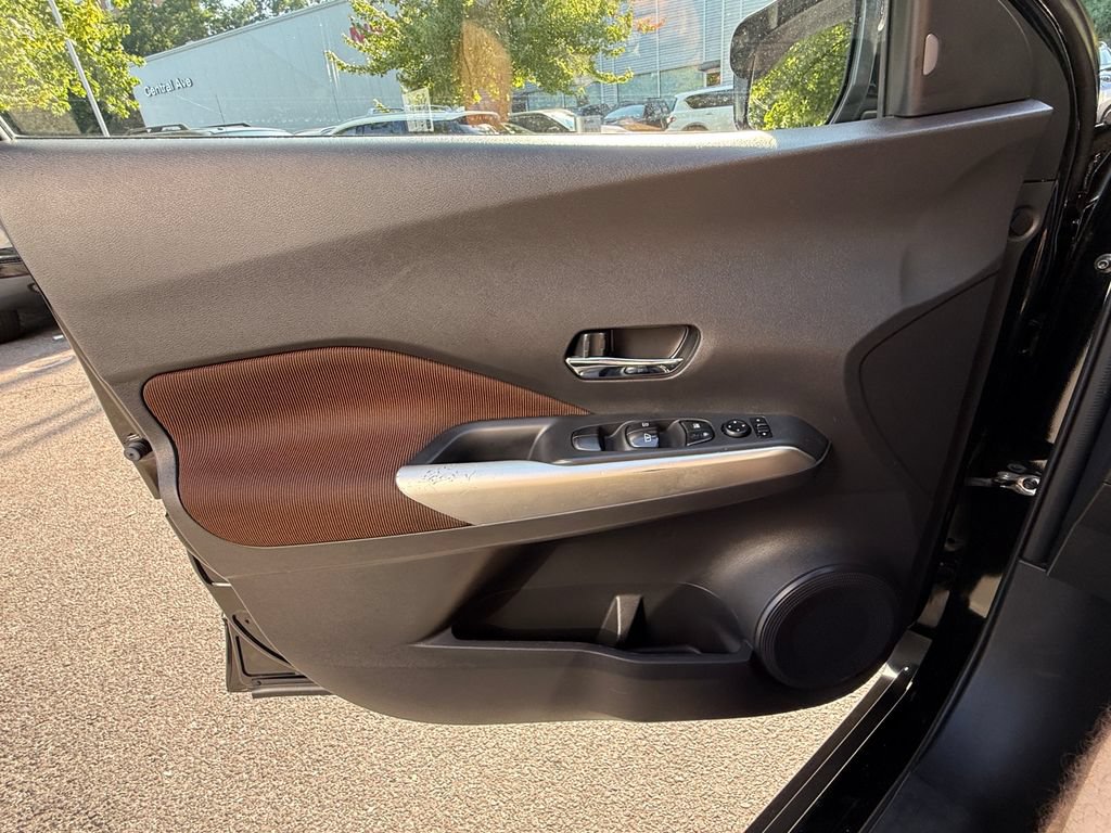 Used 2019 Nissan Kicks SR FWD image 20