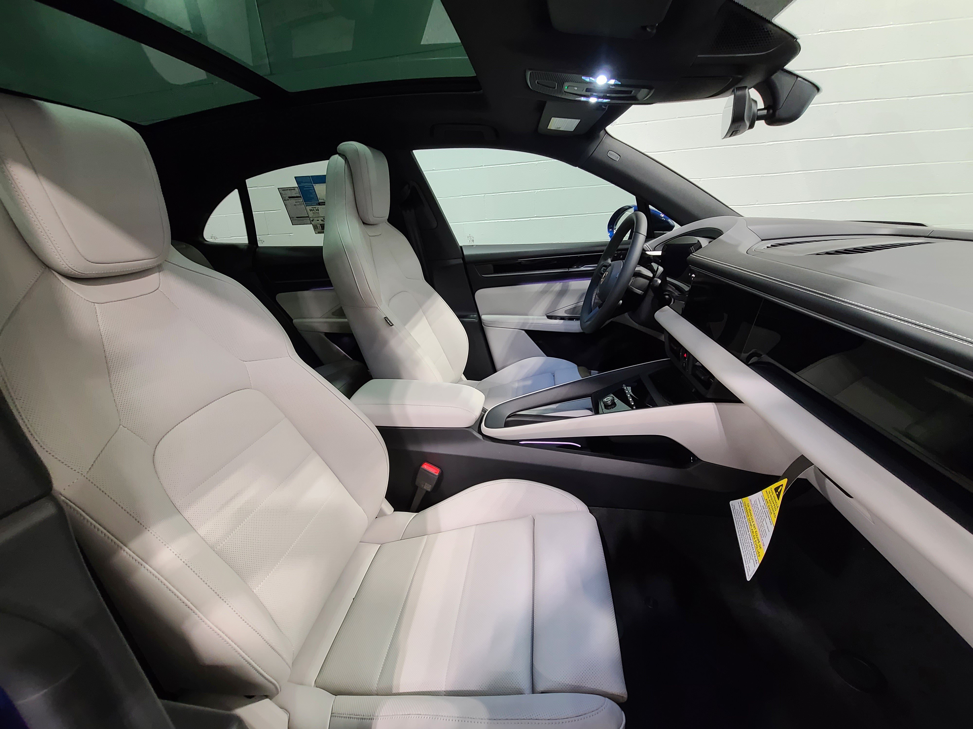 New 2026 Porsche Macan Electric RWD image 29