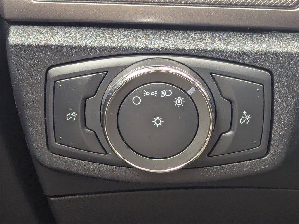 Used 2020 Ford Fusion SE image 20