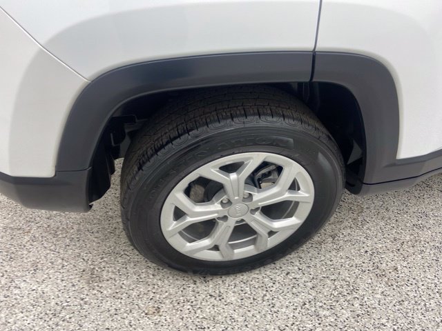 Used 2024 Jeep Compass Latitude AWD/4WD image 8