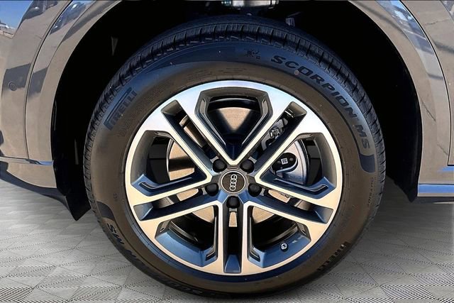 New 2025 Audi Q5 Premium image 12