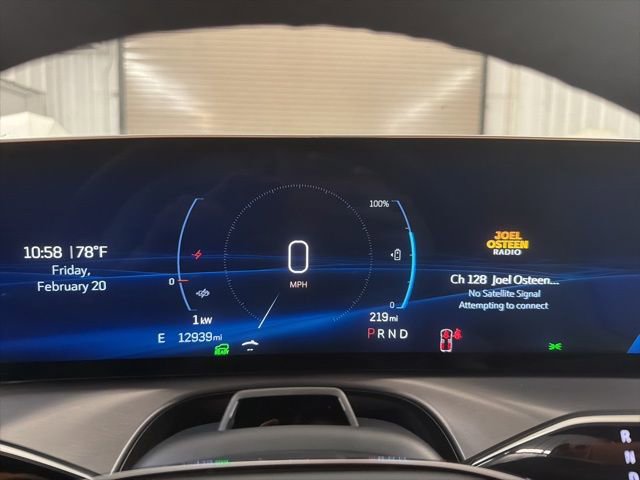 Certified 2026 Cadillac Vistiq Luxury image 28