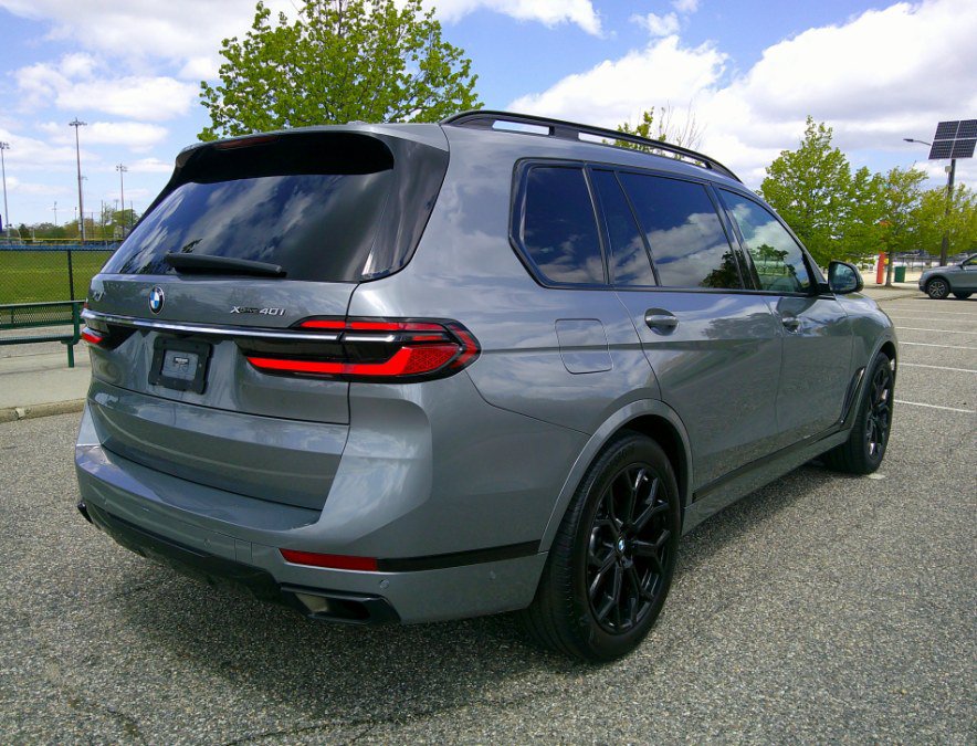 Used 2023 BMW X7 xDrive40i AWD/4WD image 25