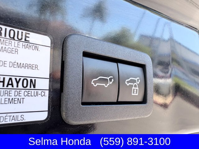 Used 2024 Toyota Corolla Cross XLE w/ Convenience Package FWD image 26
