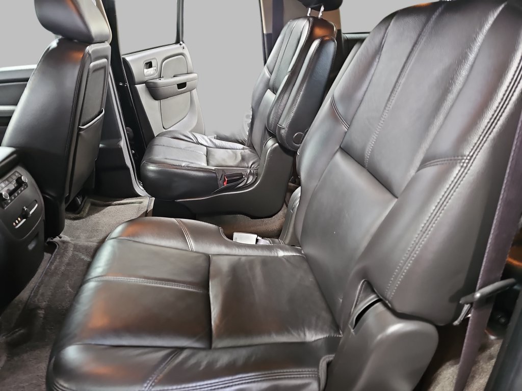 Used 2010 Chevrolet Suburban LT AWD/4WD image 19