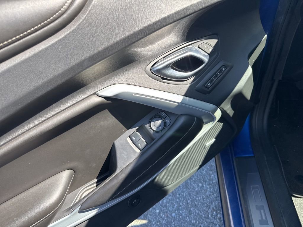 Used 2016 Chevrolet Camaro SS RWD image 9