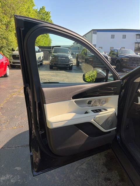 Used 2024 Lincoln Nautilus Black Label w/ Jet Appearance Package (87T) AWD/4WD image 13