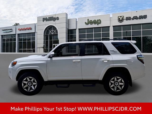 Used 2023 Toyota 4Runner TRD Off-Road Premium w/ Moonroof Package AWD/4WD image 6