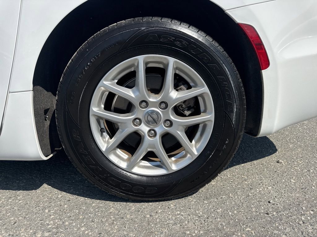 Used 2023 Chrysler Pacifica Touring-L FWD image 32