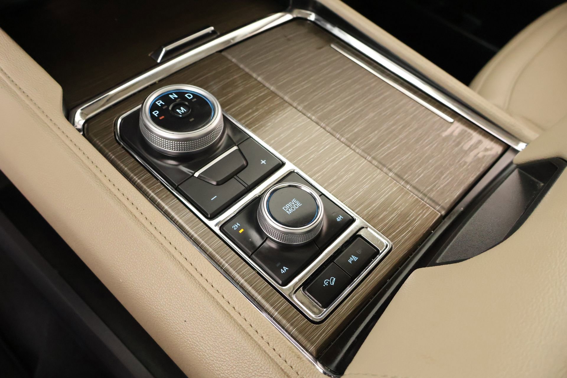 Used 2024 Ford Expedition Max Limited image 9