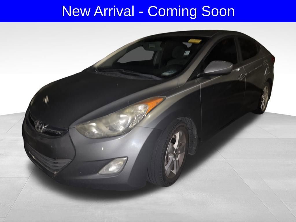 Used 2013 Hyundai Elantra GLS w/ Preferred Pkg FWD image 2