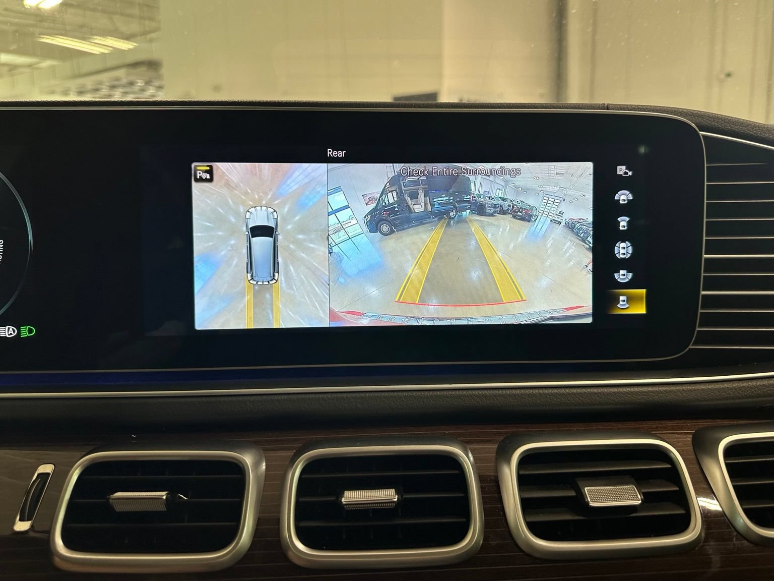 Used 2022 Mercedes-Benz GLS 450 4MATIC image 30