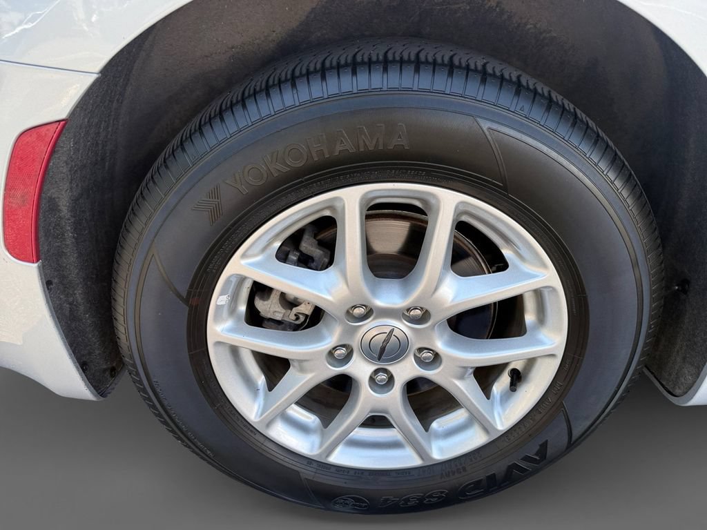 Certified 2024 Chrysler Pacifica Touring-L FWD image 10
