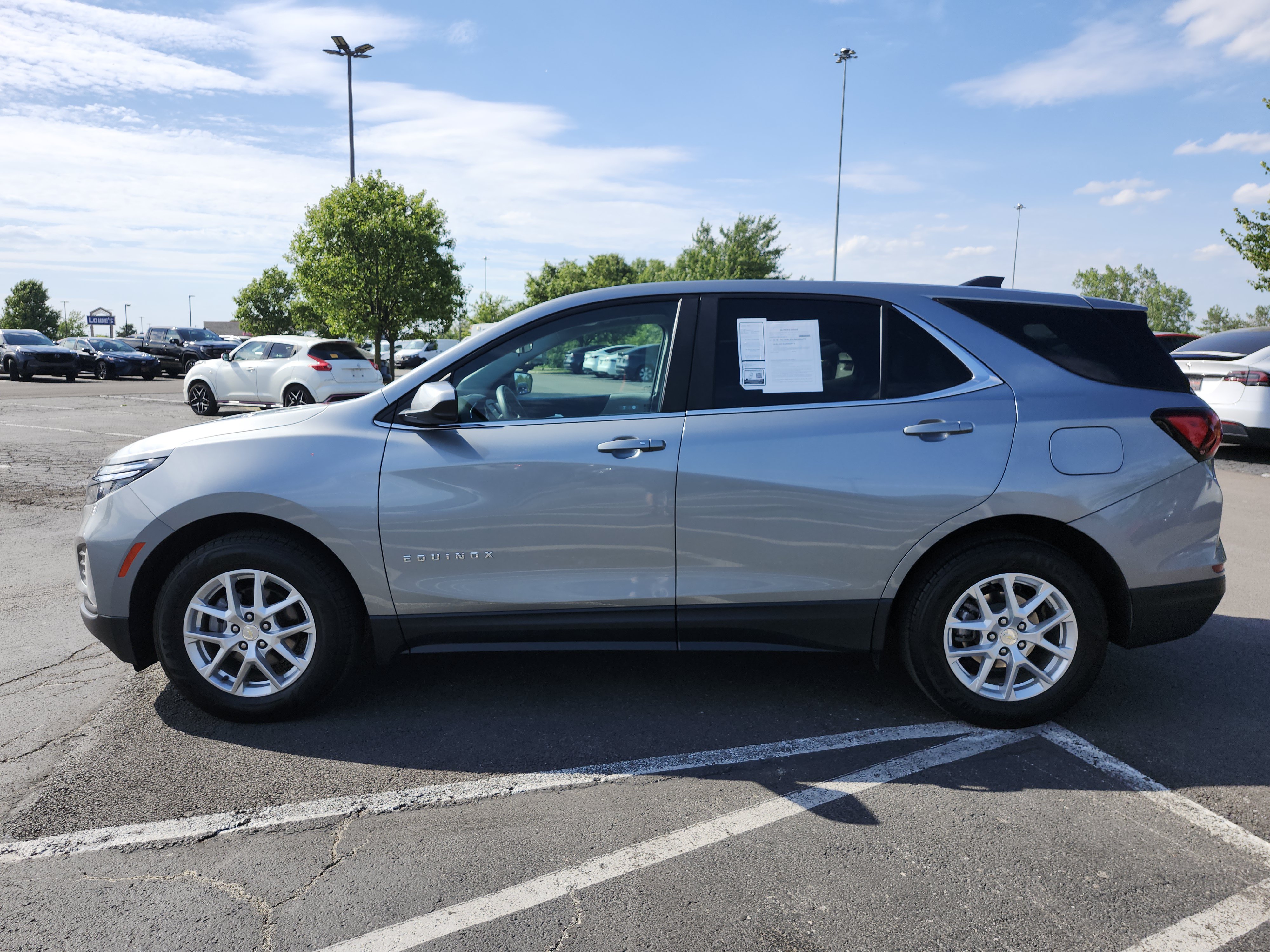 Used 2023 Chevrolet Equinox LT FWD image 12