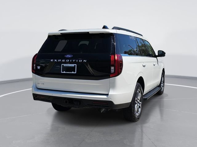 Certified 2025 Ford Expedition Active image 3