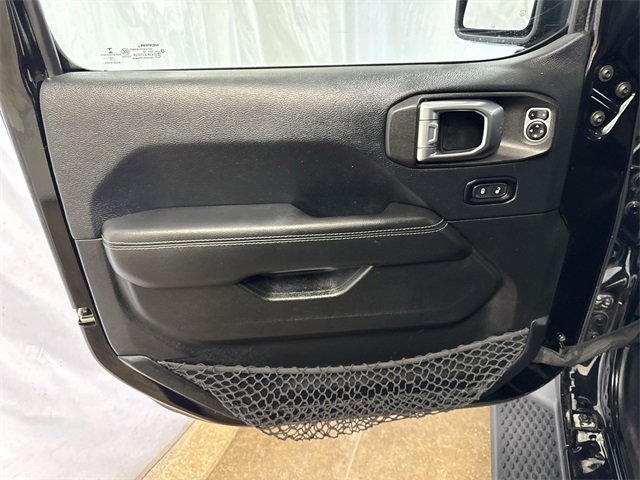 Used 2018 Jeep Wrangler Unlimited Sahara w/ Dual Top Group image 21