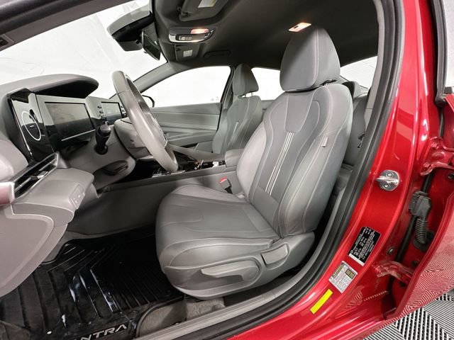Used 2022 Hyundai Elantra SEL w/ Convenience Package FWD image 18