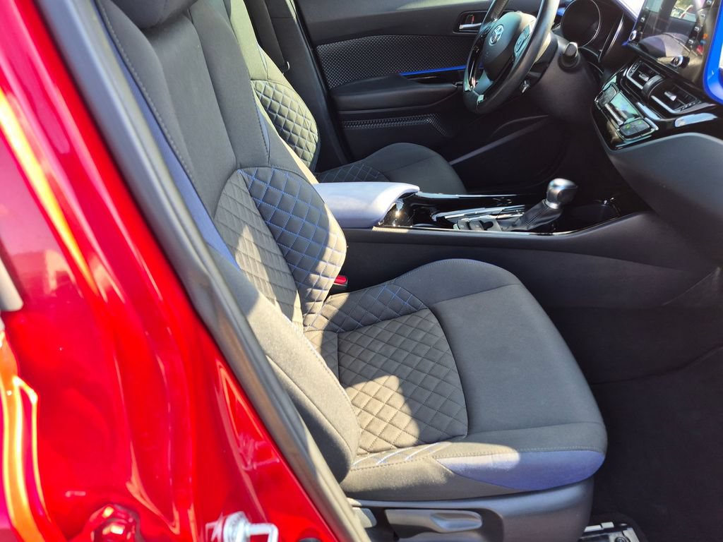 Used 2022 Toyota C-HR XLE FWD image 18