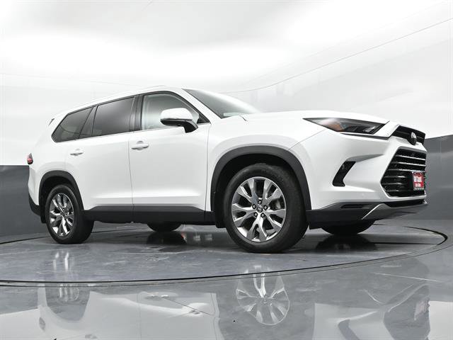 Used 2024 Toyota Grand Highlander Limited image 32