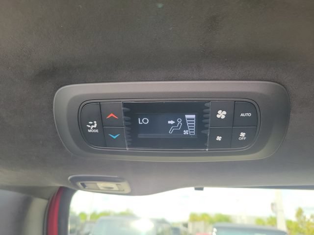 New 2027 Chrysler Pacifica Pinnacle w/ Theater Group FWD image 10
