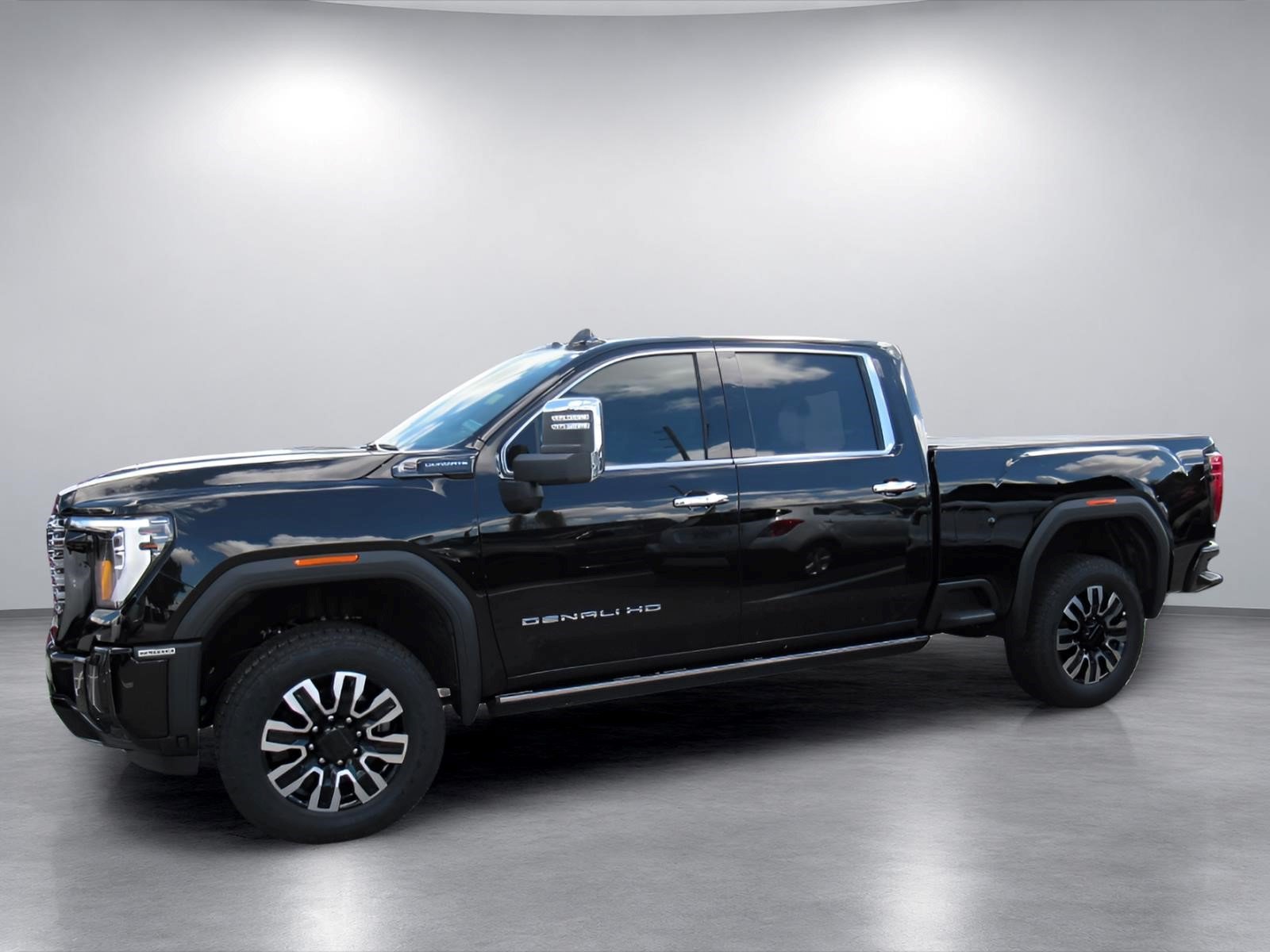 Used 2026 GMC Sierra 2500 Denali Ultimate w/ Max Trailering Package AWD/4WD image 4