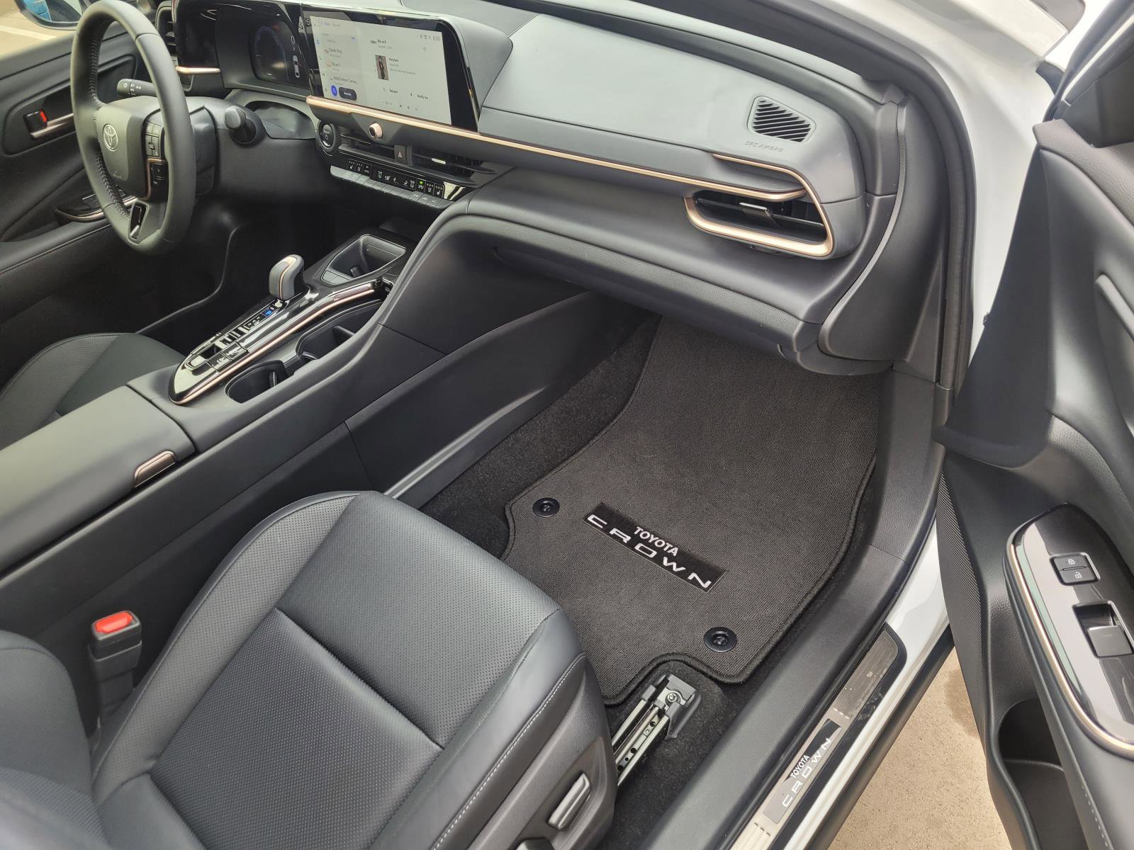 Used 2026 Toyota Crown XLE image 23