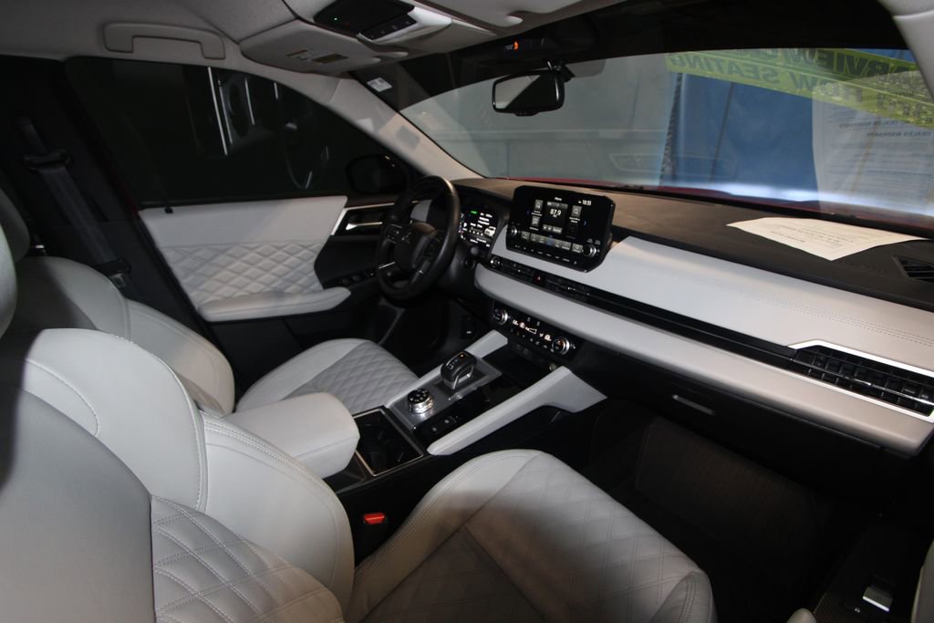 Used 2024 Mitsubishi Outlander SEL image 23