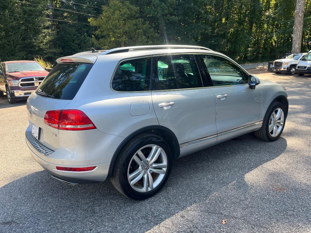 Used 2013 Volkswagen Touareg Executive AWD/4WD image 6