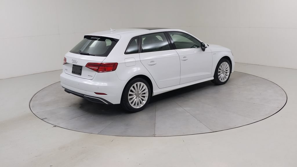 Used 2018 Audi A3 e-tron Prestige w/ Prestige Package FWD image 14