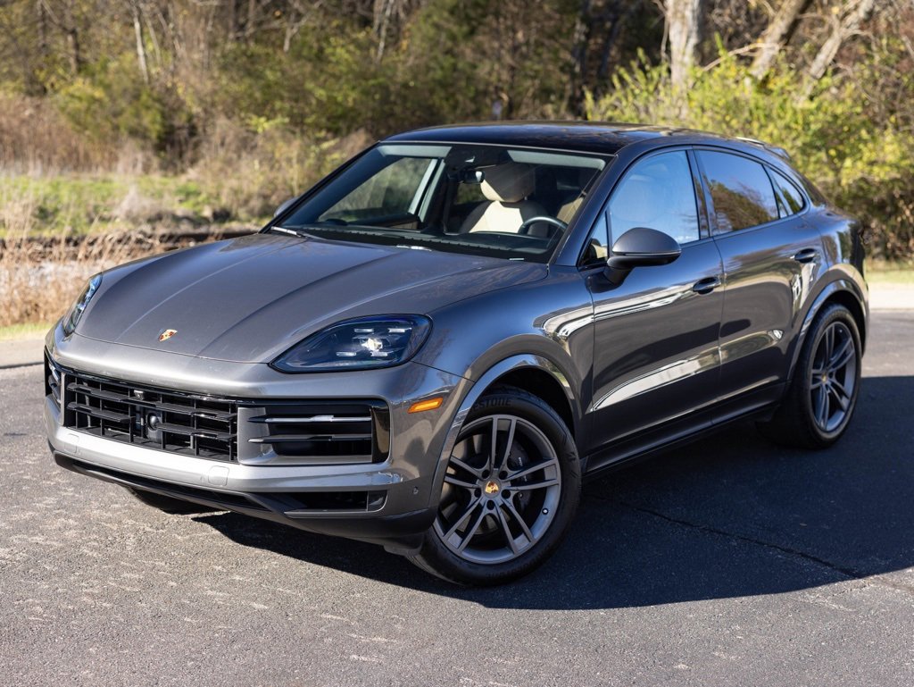 Used 2024 Porsche Cayenne Coupe image 4