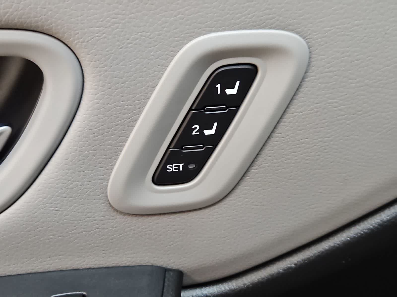 Used 2025 Honda Pilot Elite image 19