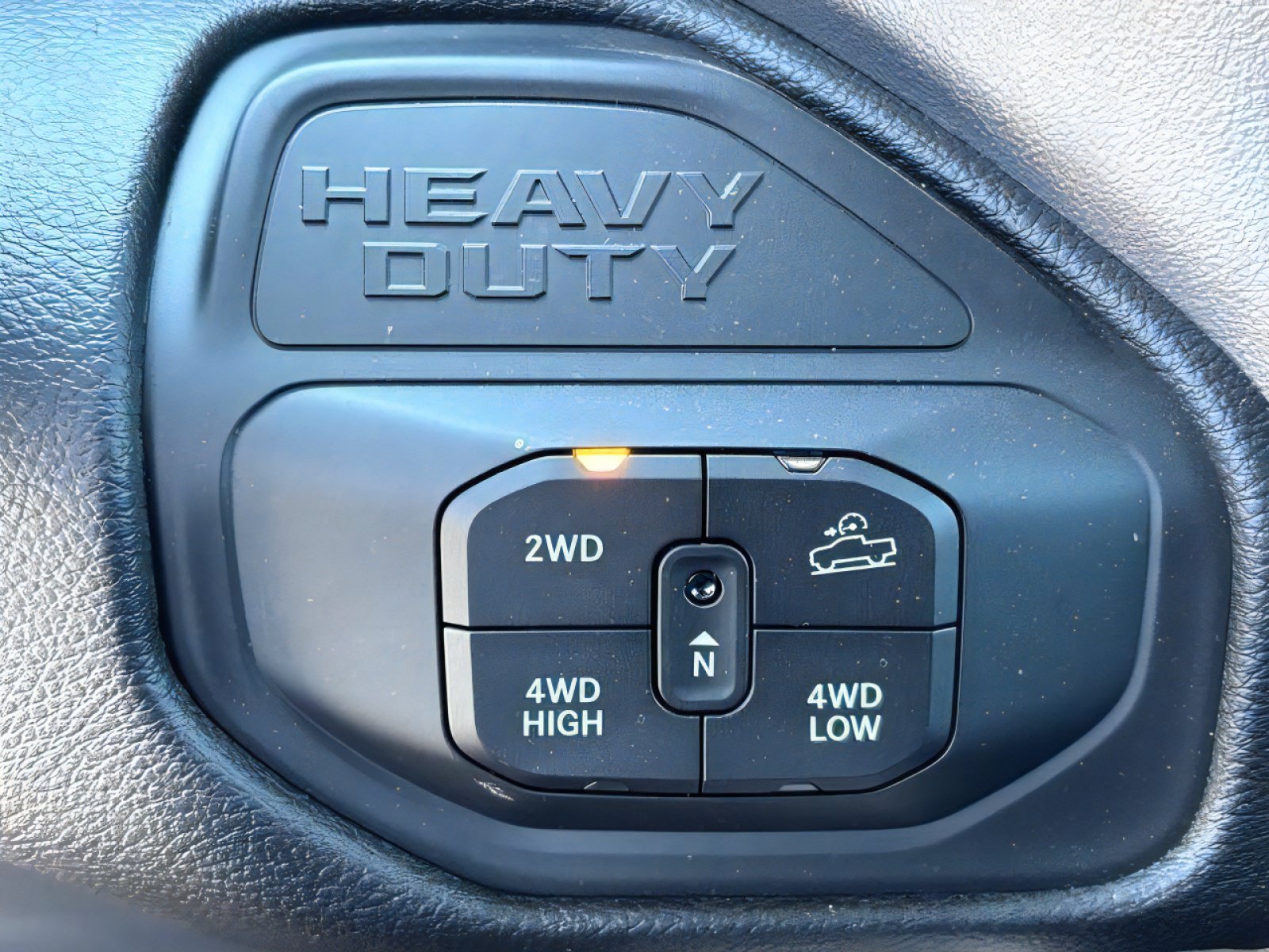 New 2026 RAM 2500 Laramie w/ Sport Appearance Package AWD/4WD image 27