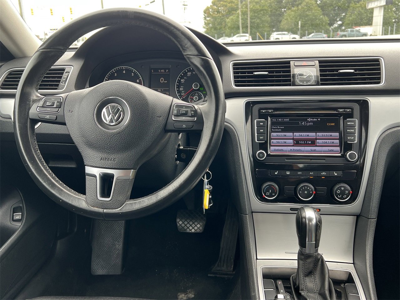 Used 2013 Volkswagen Passat 2.5 SE image 2
