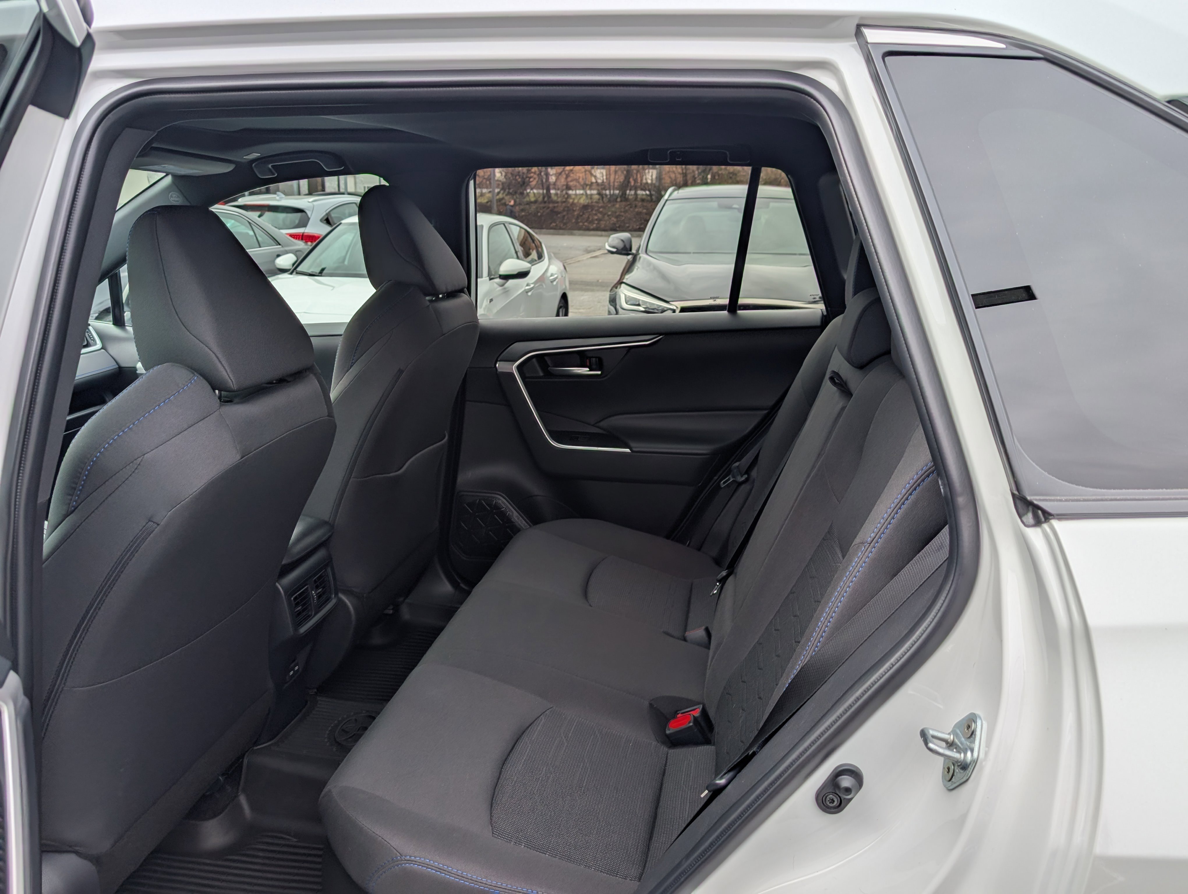 Used 2024 Toyota RAV4 SE w/ Convenience Package image 15