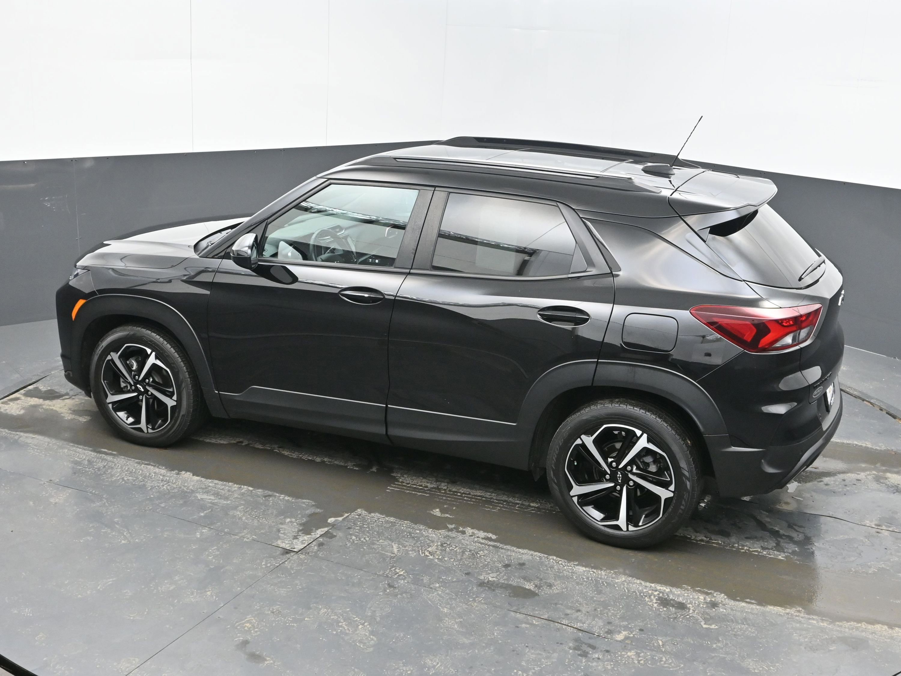 Used 2022 Chevrolet TrailBlazer RS w/ Sun and Liftgate Package image 30