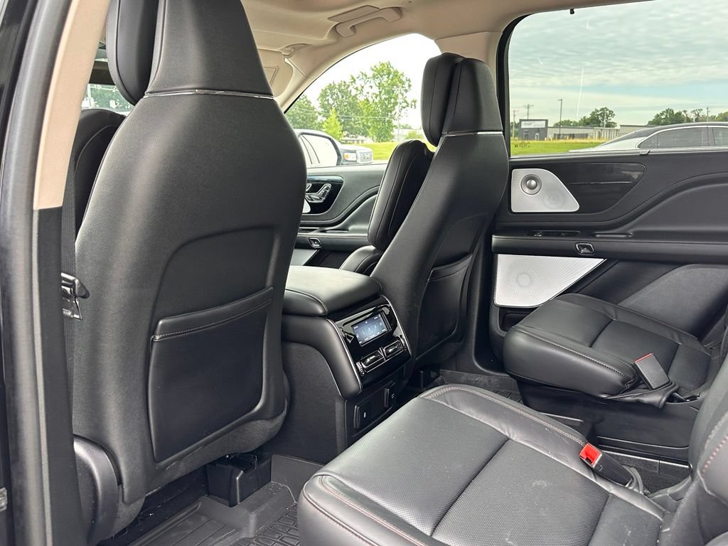 Used 2024 Lincoln Aviator Reserve w/ Equipment Group 201A AWD/4WD image 14
