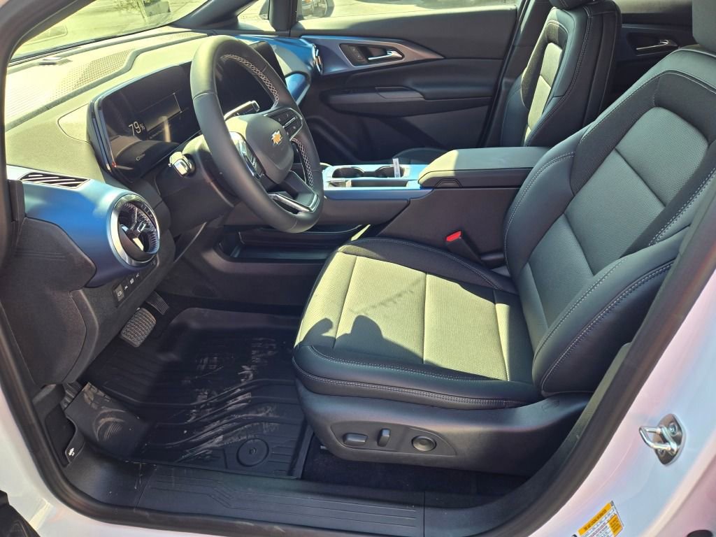New 2026 Chevrolet Equinox EV LT AWD/4WD image 15