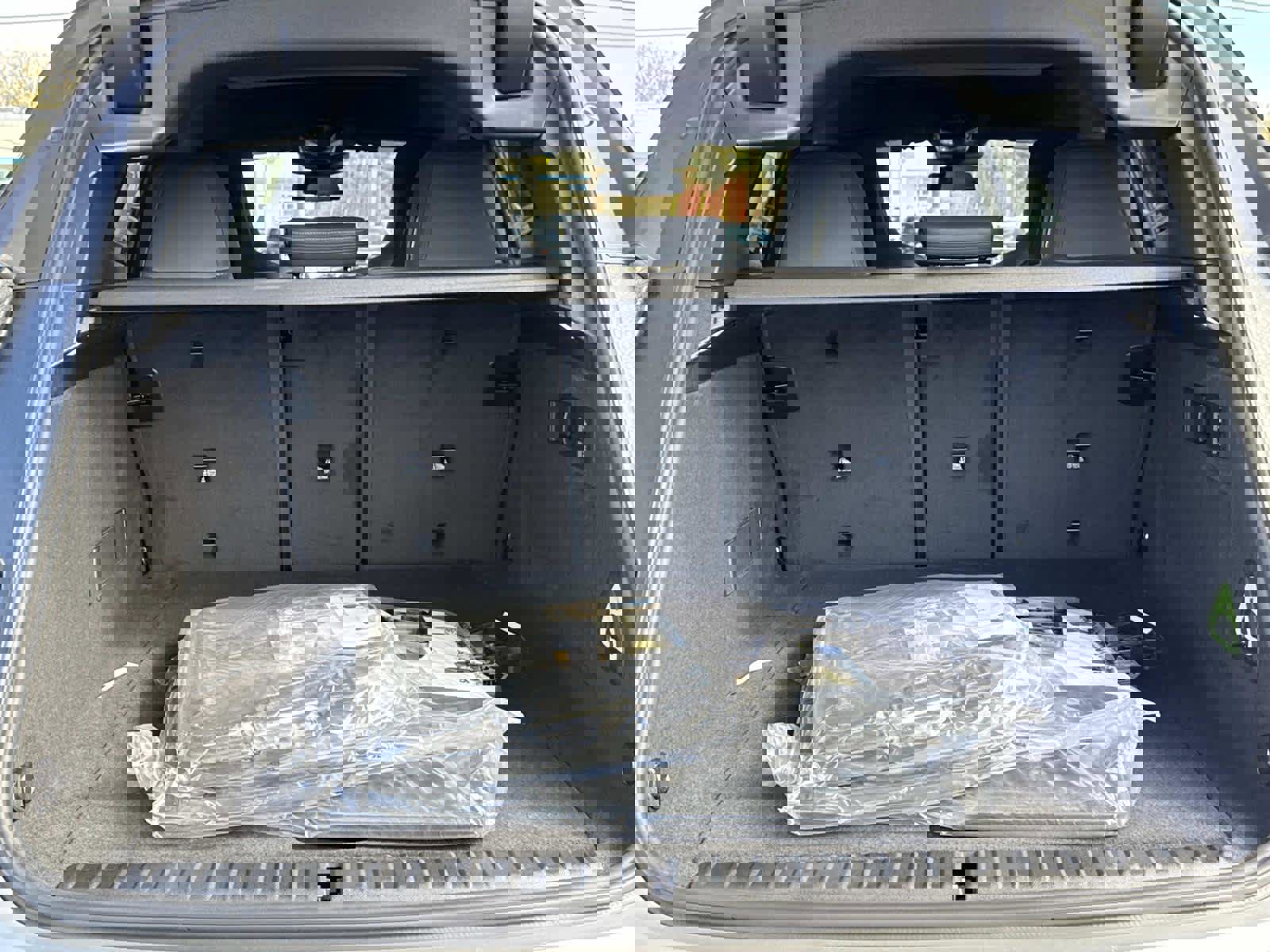 New 2026 BMW iX xDrive60 w/ M Sport Package image 29