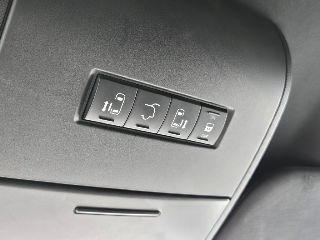 Used 2019 Dodge Grand Caravan SXT FWD image 30
