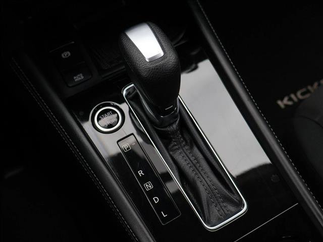 Used 2023 Nissan Kicks SV FWD image 16
