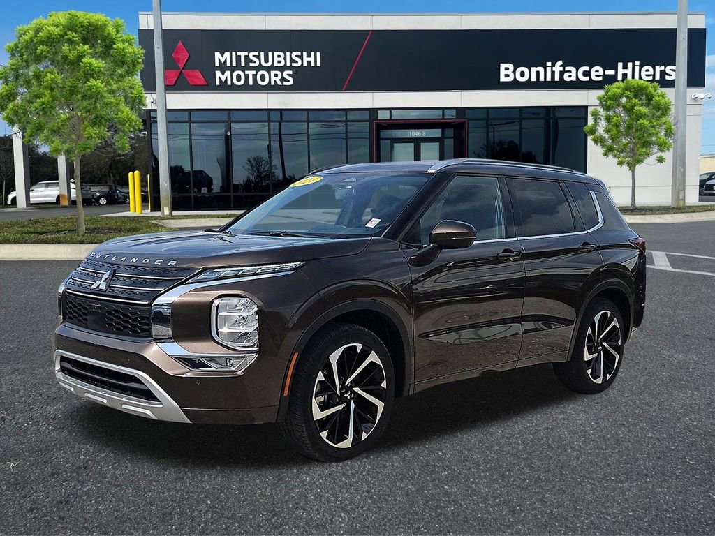Used 2024 Mitsubishi Outlander SEL image 2
