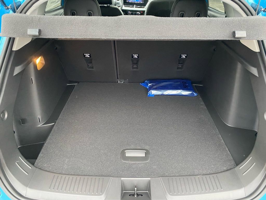 New 2026 Chevrolet Trax LT w/ Sunroof Package image 26