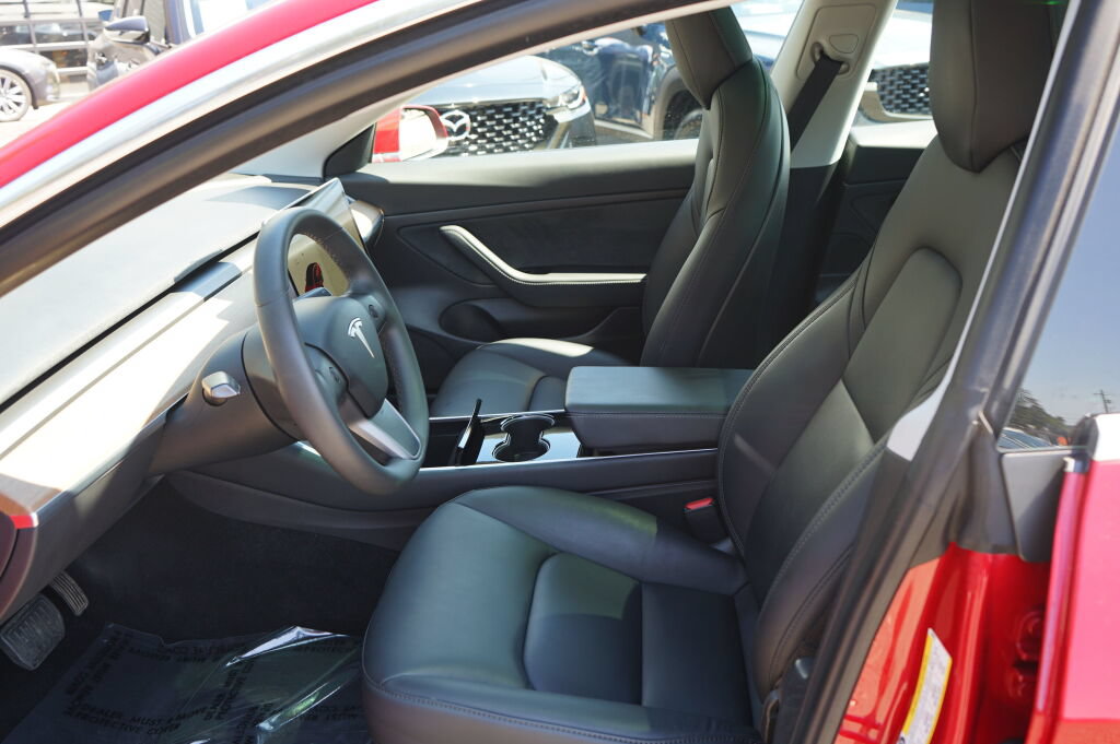Used 2020 Tesla Model 3 Standard Range Plus RWD image 6
